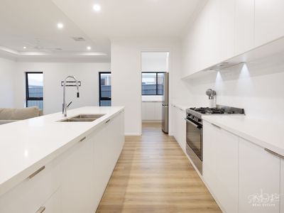 14 BAKER STREET, Tangambalanga