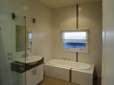 8 Davey Street, East Geelong