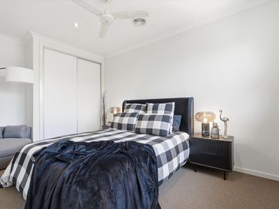 2 / 34 LINNET STREET, Altona