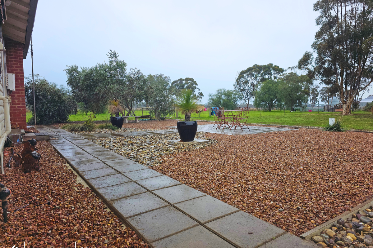 1503 Corop-Wanalta Road, Corop