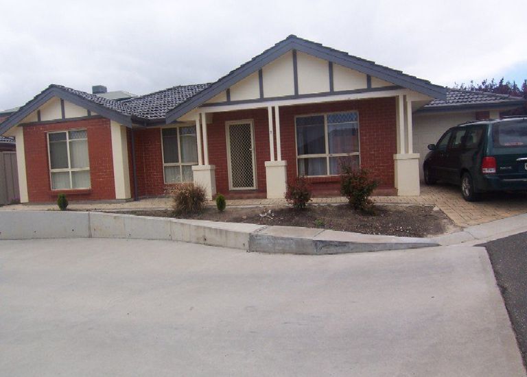 2 / 15-17 Barndoo Street, Hallett Cove