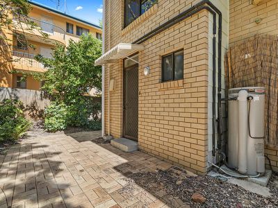 6 / 10 Denmans Camp Road, Torquay