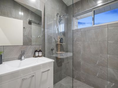 454 Howes Creek Road, Mansfield