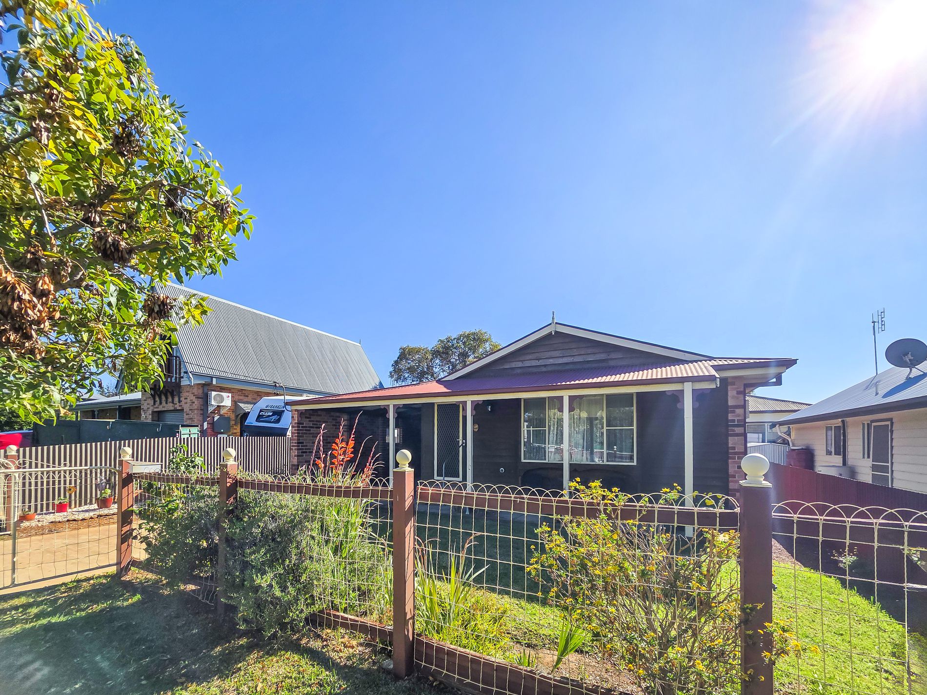 28 Berkley St, Forbes