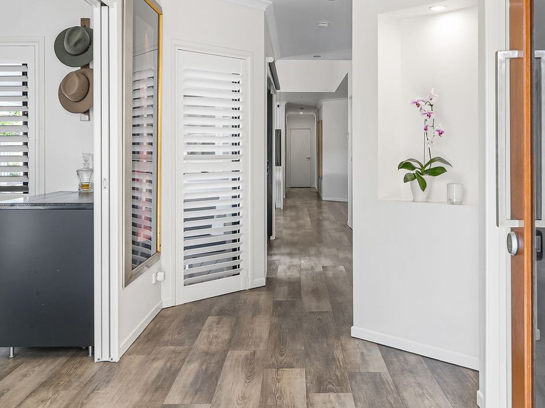 6 Melos Place, Parrearra