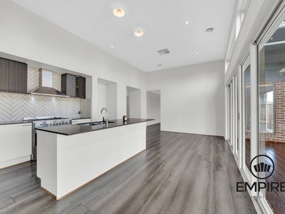 9 Grande Belmond Ave, Clyde