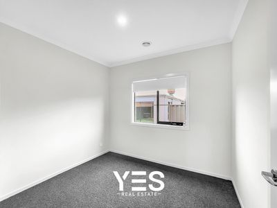 9 Evora Road, Clyde