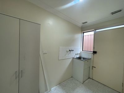 10 Holly Avenue, Chipping Norton