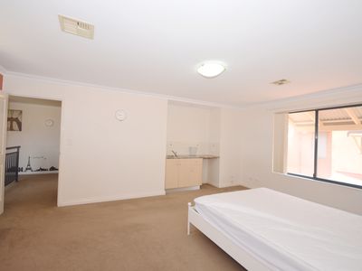 2 / 8 Hillcrest Road, Kewdale