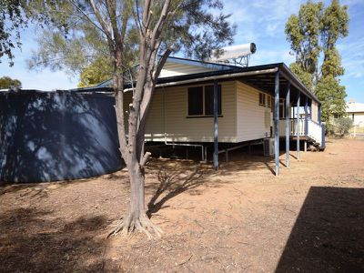 16 Teal Street, Longreach