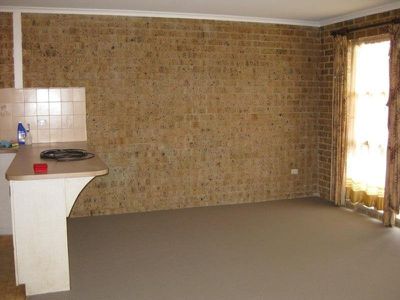 2 / 70 Central Avenue, Oak Flats