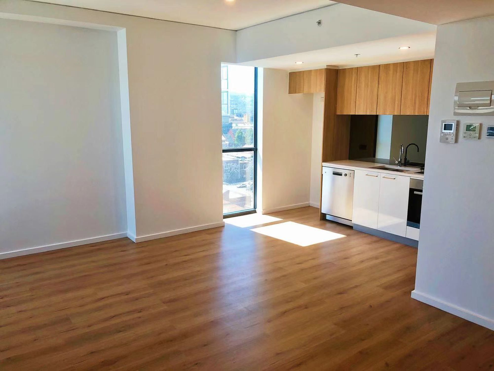 N1006 / 68 Elizabeth Street, Adelaide