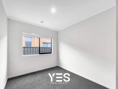 9 Evora Road, Clyde