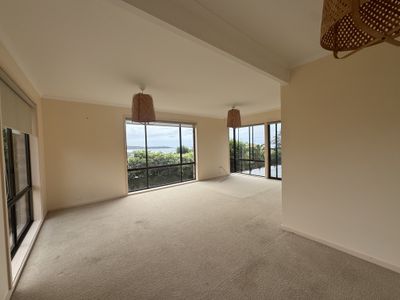 4 Seaview Place, Tura Beach