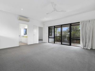 2 / 15 Doonella Street, Tewantin