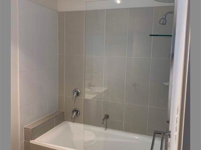 1 / 30 Falso Place, Doolandella