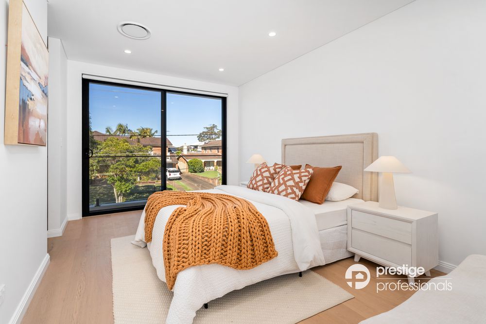 1 / 5 Elouera Crescent, Moorebank