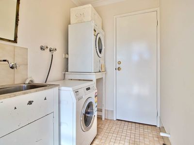 2 Freedman Way , Winthrop