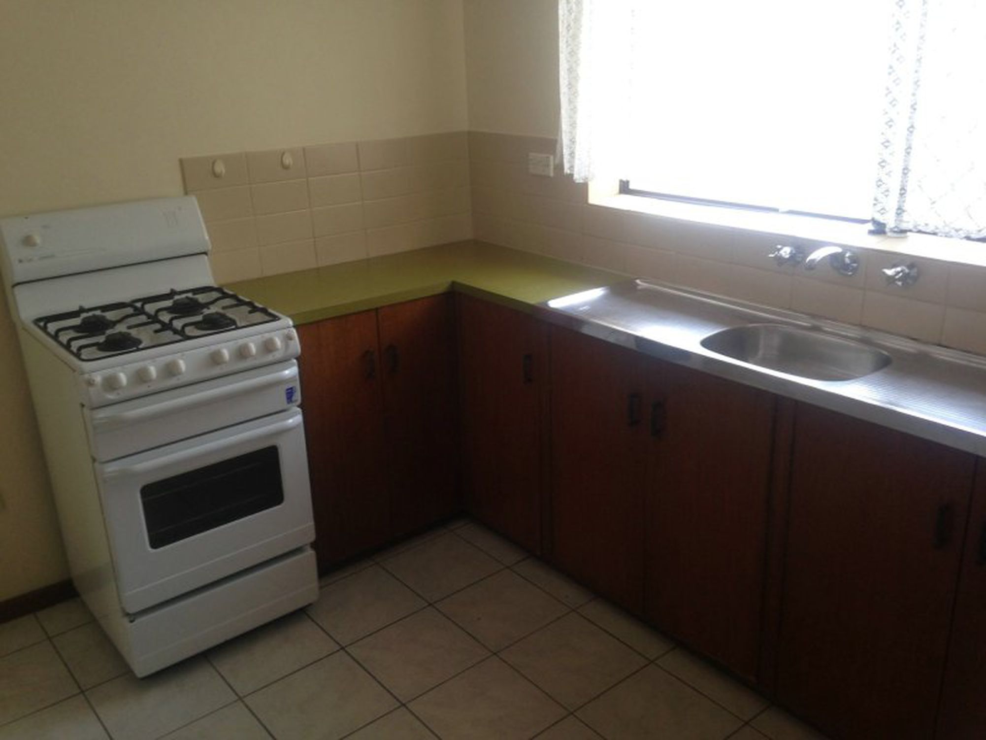 1 / 2 Nottingham Crescent, Glandore