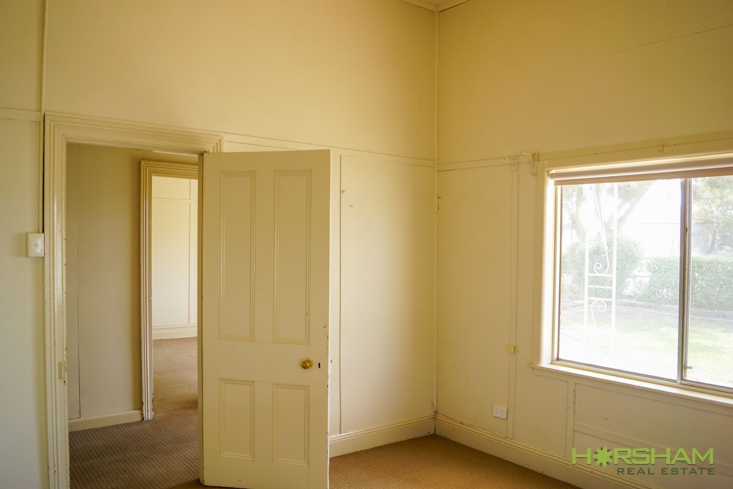 12 Railway Avenue, Horsham