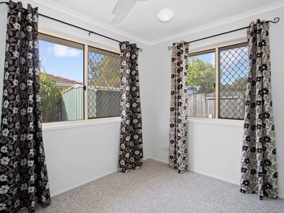 4 / 3 Ribbon Court, Glenella