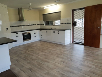 31 Hawthorne Drive, Kurrimine Beach