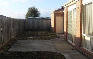 2 / 1 Cambridge Court, Cranbourne