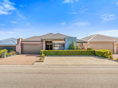 10 Holywell Street, Middle Swan