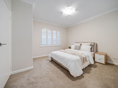 4 Levien Place, Winthrop