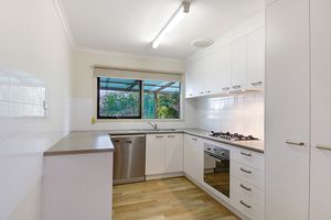 333 Haines Court, Lavington