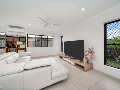 4 Lillydale Way, Trinity Beach
