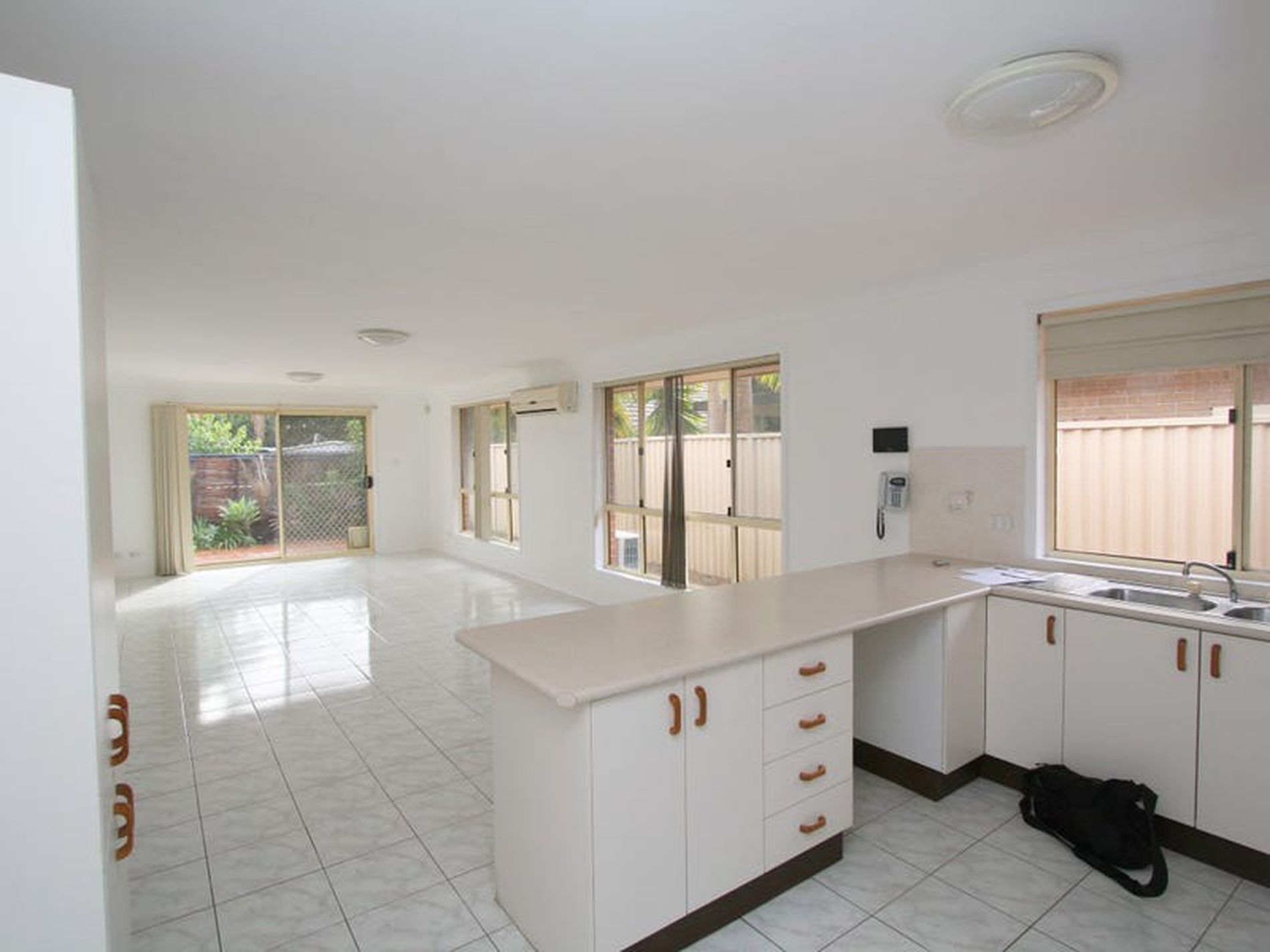 16 Jenolan Crescent, Wattle Grove