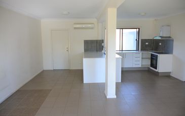 26 Cams Boulevard, Summerland Point