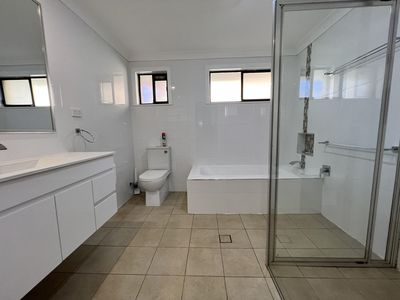 99 Baird Drive, Dubbo