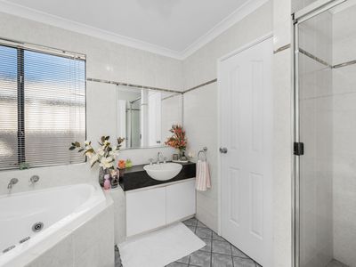 15 Thurloe Way, Canning Vale