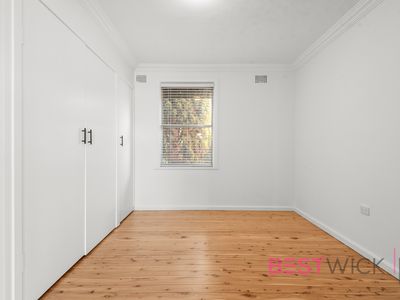 8 Isaacs Street, West Bathurst