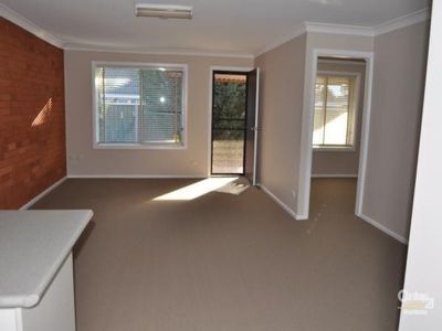 4 / 4 Forest Crescent, Dubbo