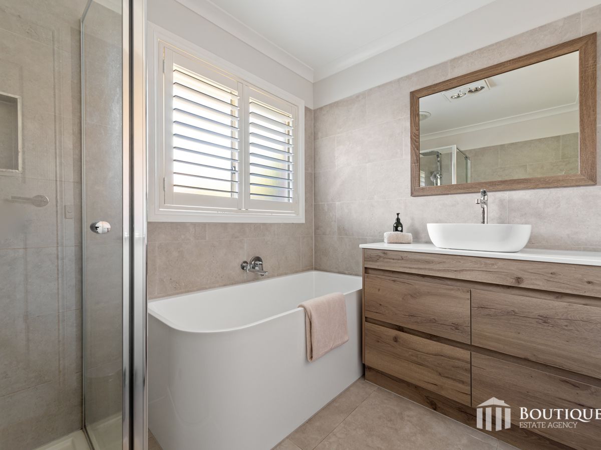 1 / 11 Lakeview Avenue, Rowville