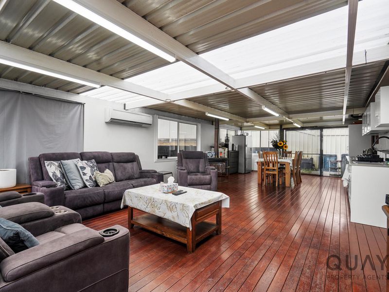 11 Merryweather Close, Minto