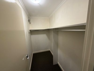 2 / 2 Lilly Pilly Close, Werribee