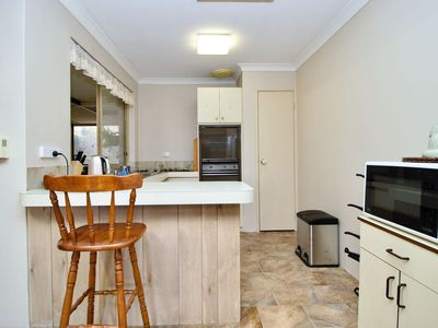 8 Maitland Cl, Cooloongup