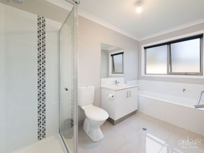 2 GEORGINA STREET, Wodonga
