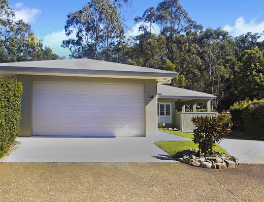 Immaculate home in gated community image 1