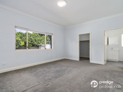 12 Moorebank Avenue, Moorebank