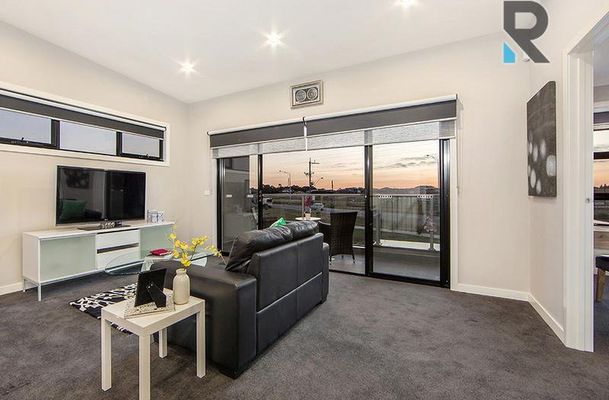 15 Naxos Road, Greenvale