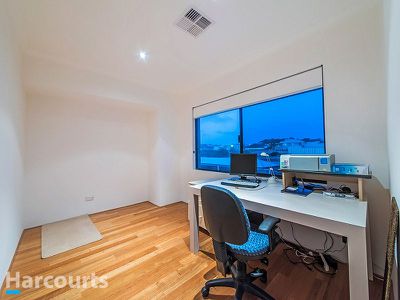 33 Trumpeter Parade, Yanchep