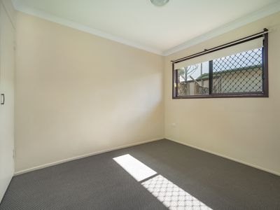 1 / 329 West Street, Harristown