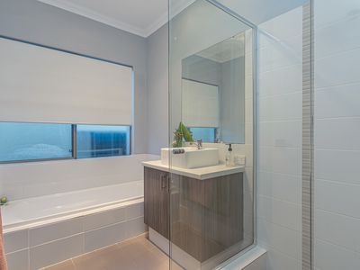 146 Lagoon Drive, Yanchep