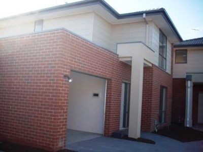 2 / 30 Simon Court, Hampton Park