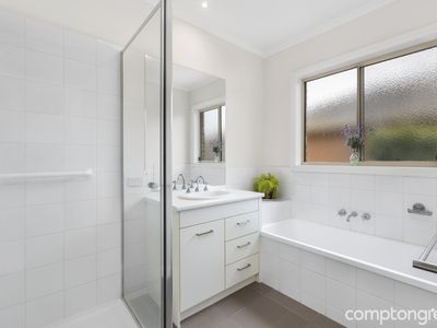 1 / 96 Roslyn Road, Belmont